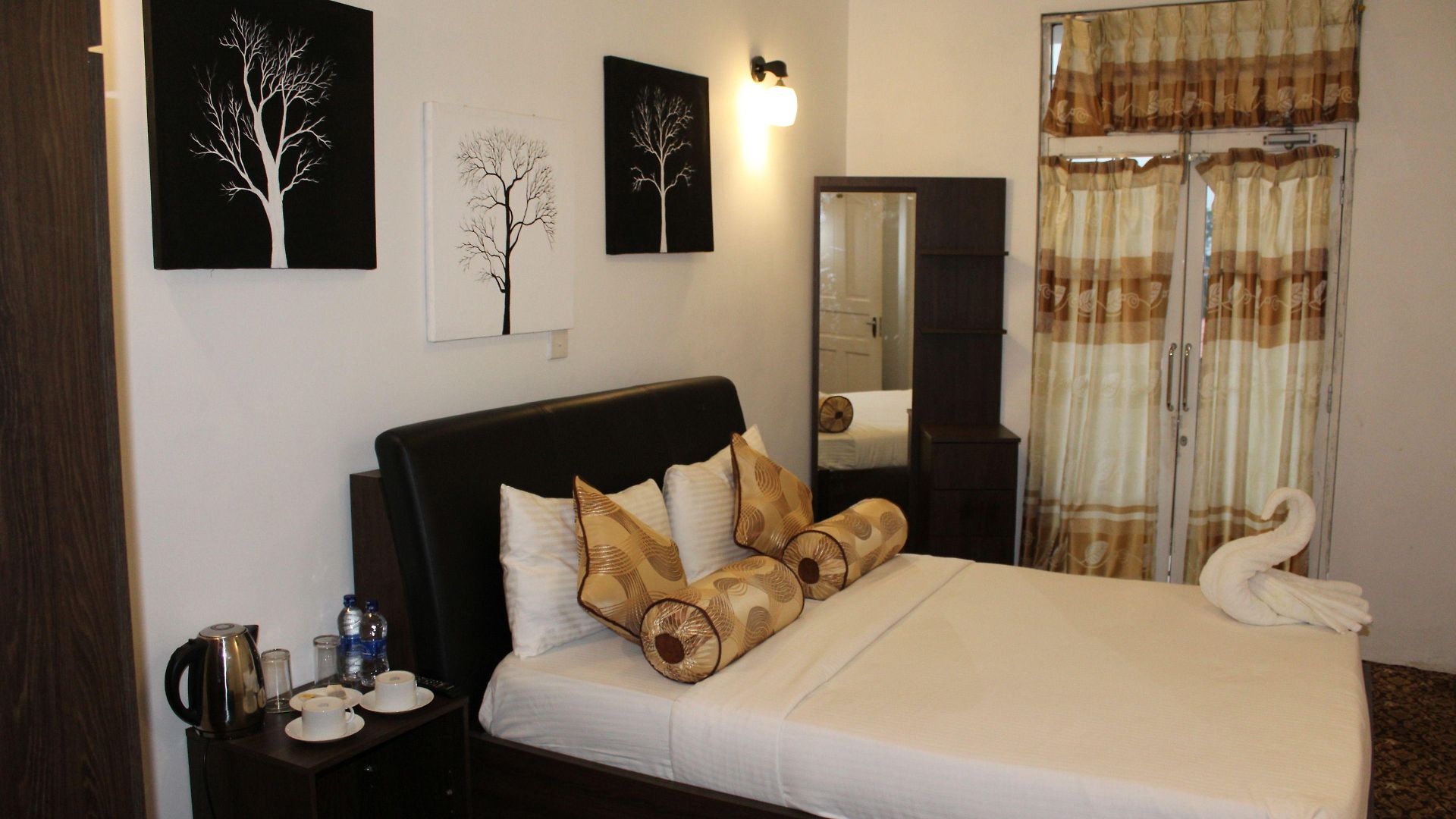 La Cottage Boutique Hotel & Restaurant Hotel