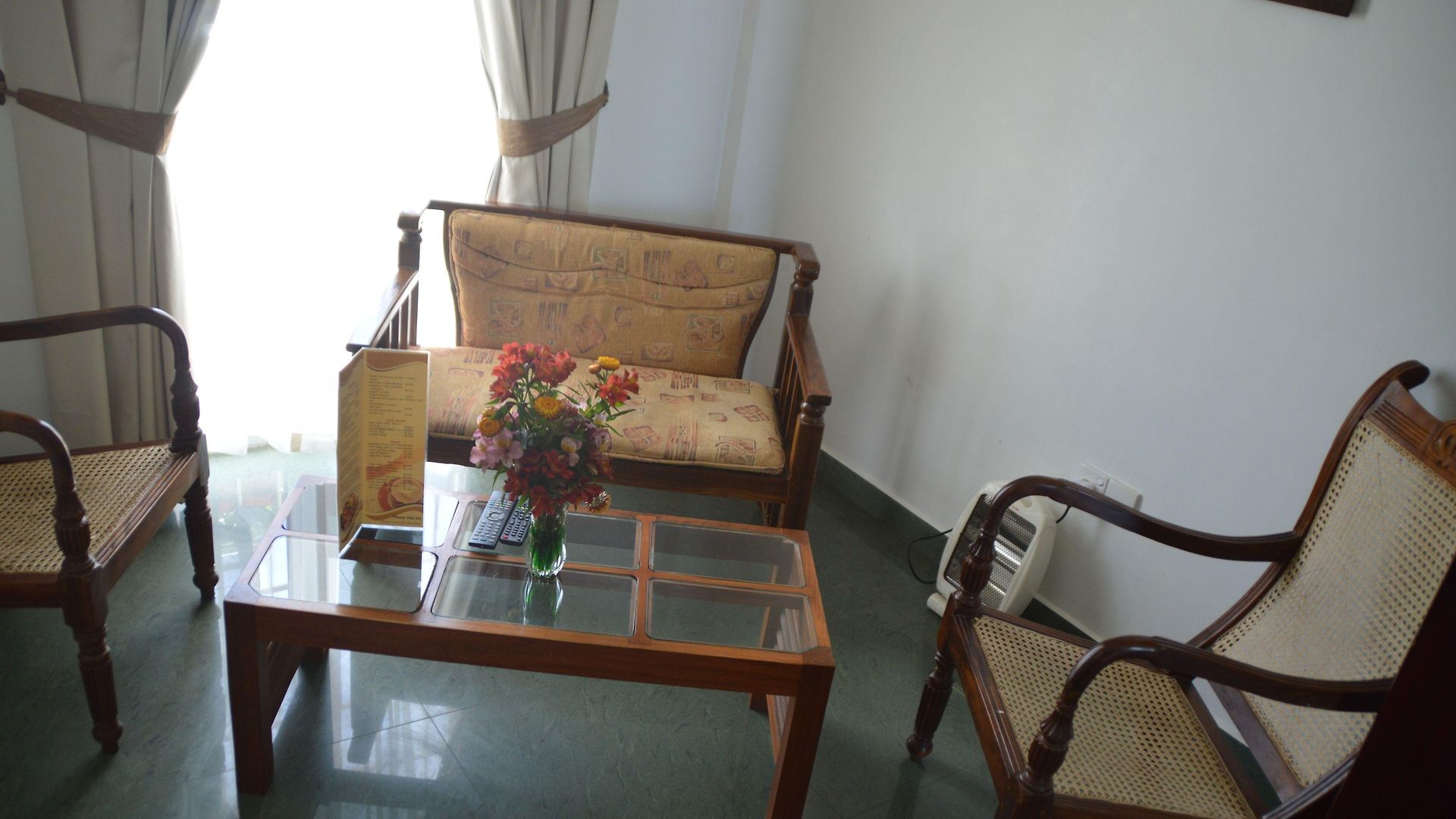 Royal Hills Nuwara Eliya 3*