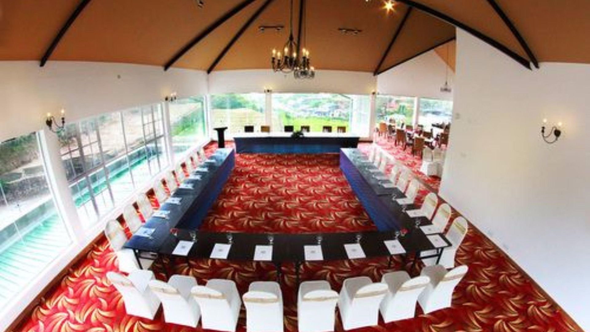 The Blackpool & Hotel Nuwara Eliya