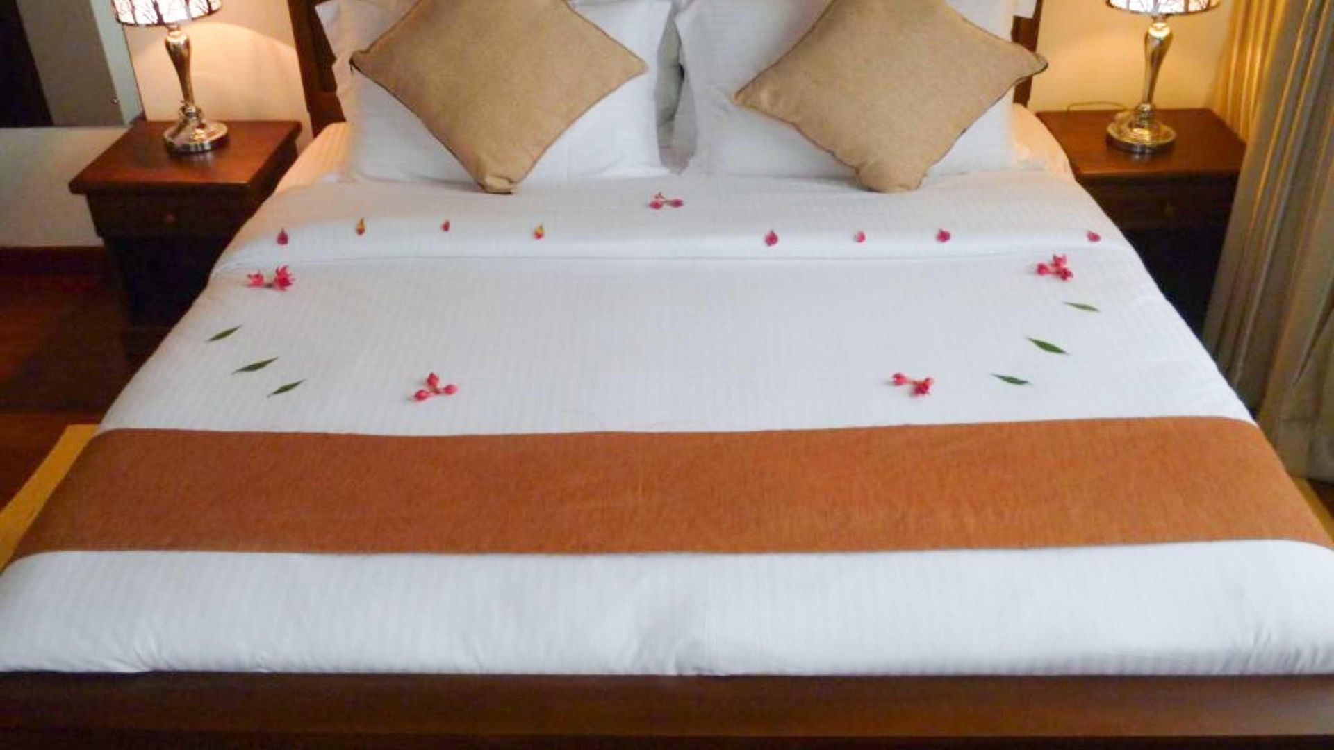 Daffodils Hotel