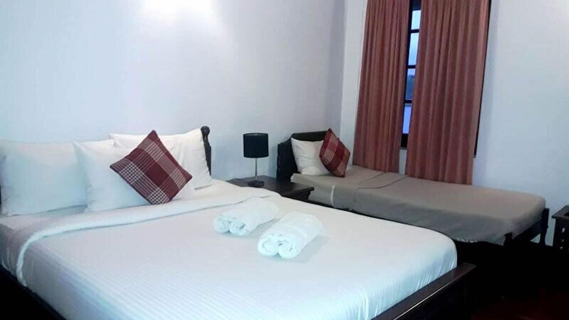 Sanctuary Hills 3*