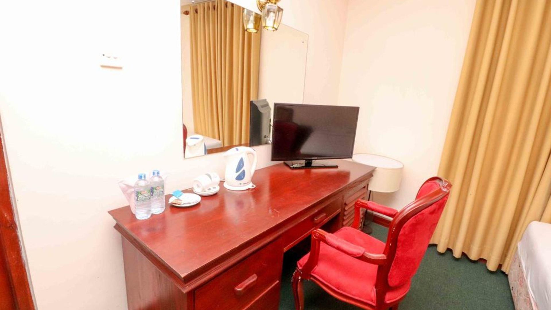 Alpine Hotel Nuwara Eliya