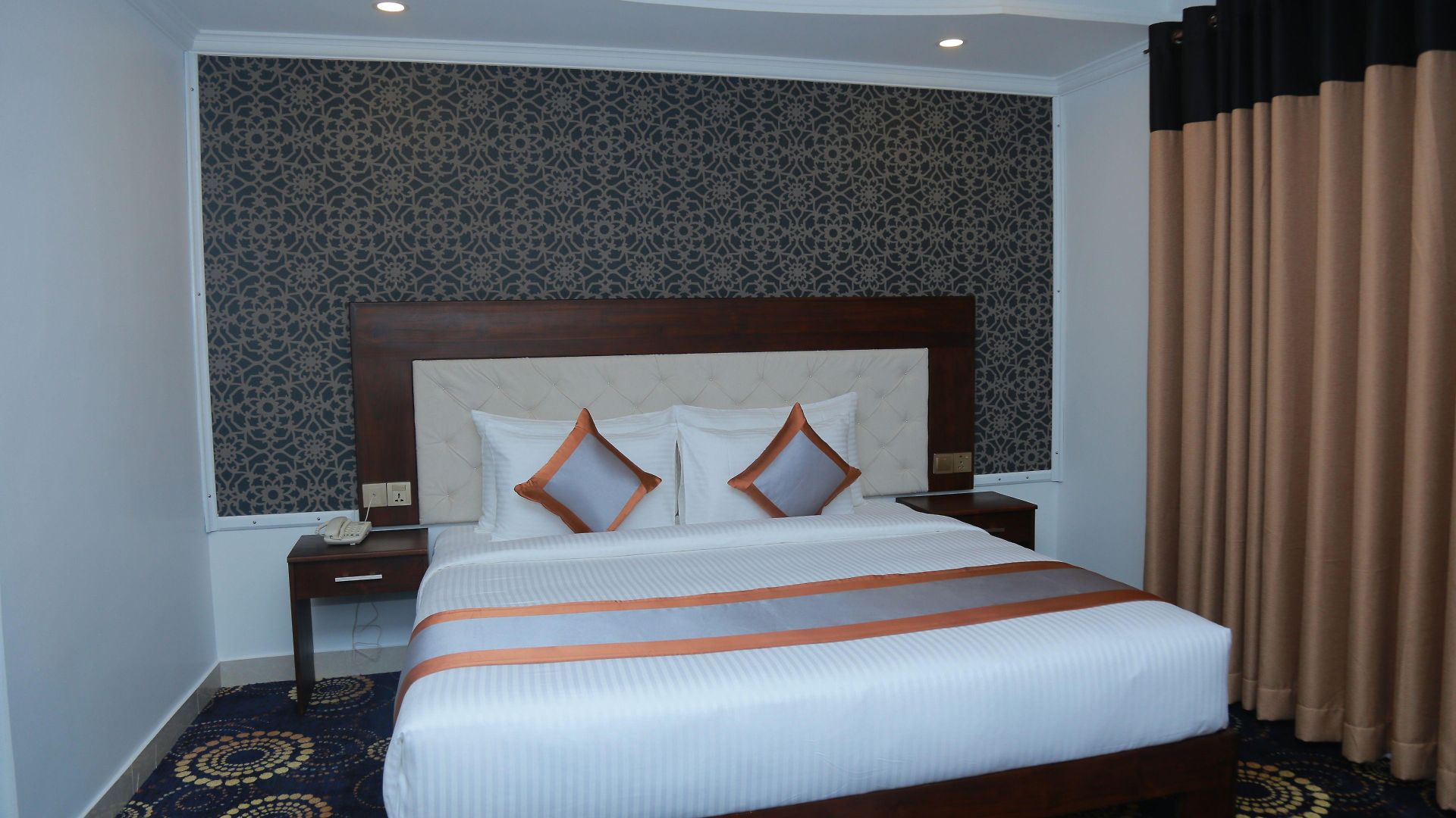Galaxy Grand Hotel 3*