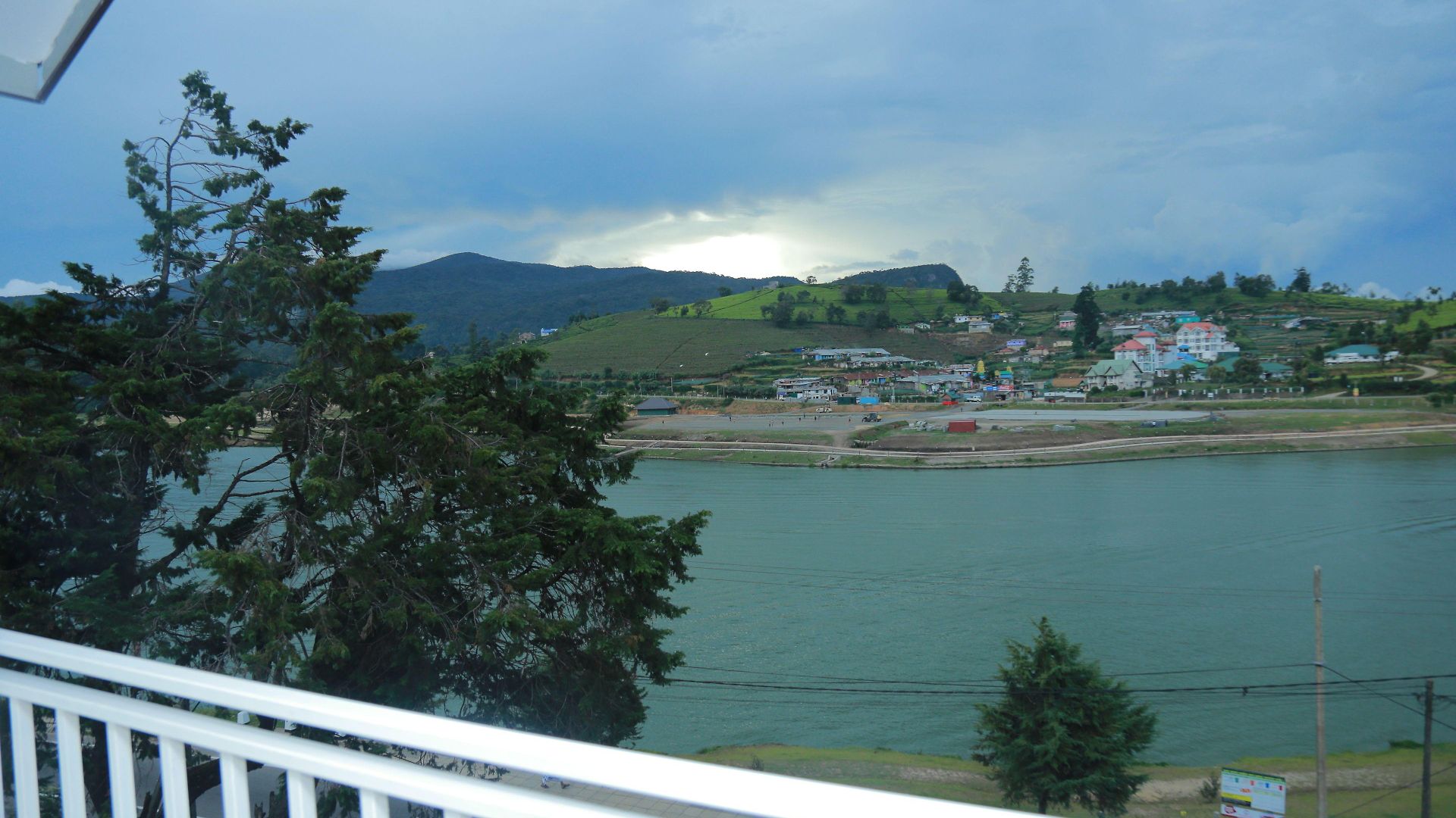 Hotel Galaxy Grand Nuwara Eliya