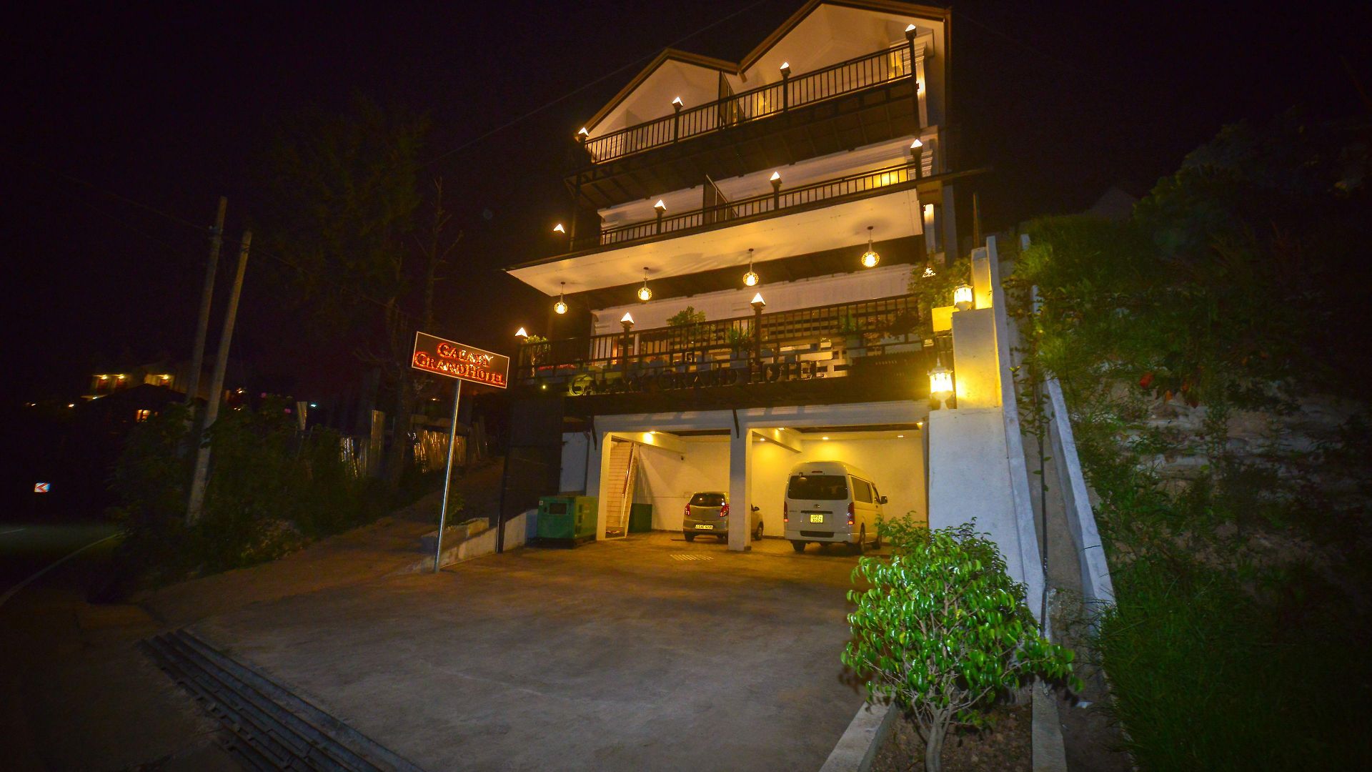Galaxy Grand Hotel 3*