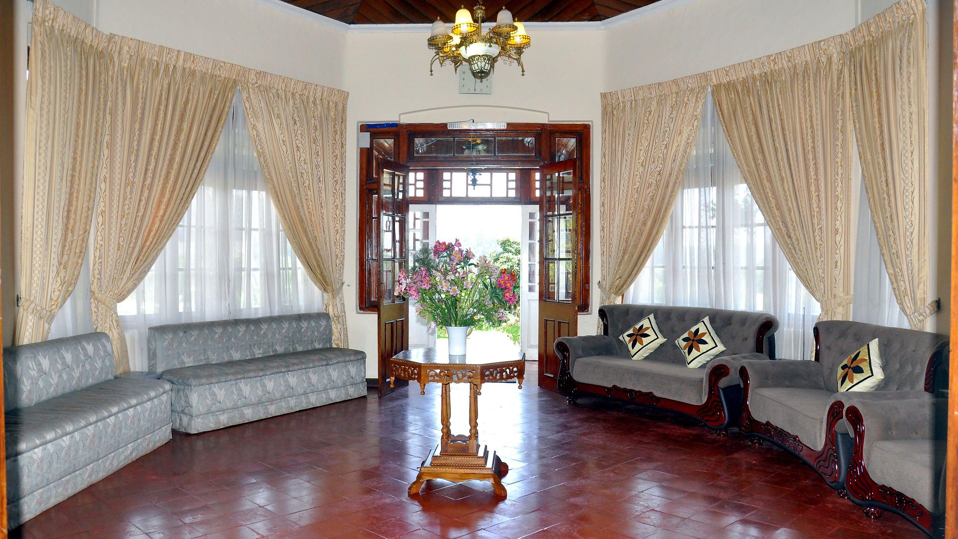 Chelthnam Hotel Nuwara Eliya