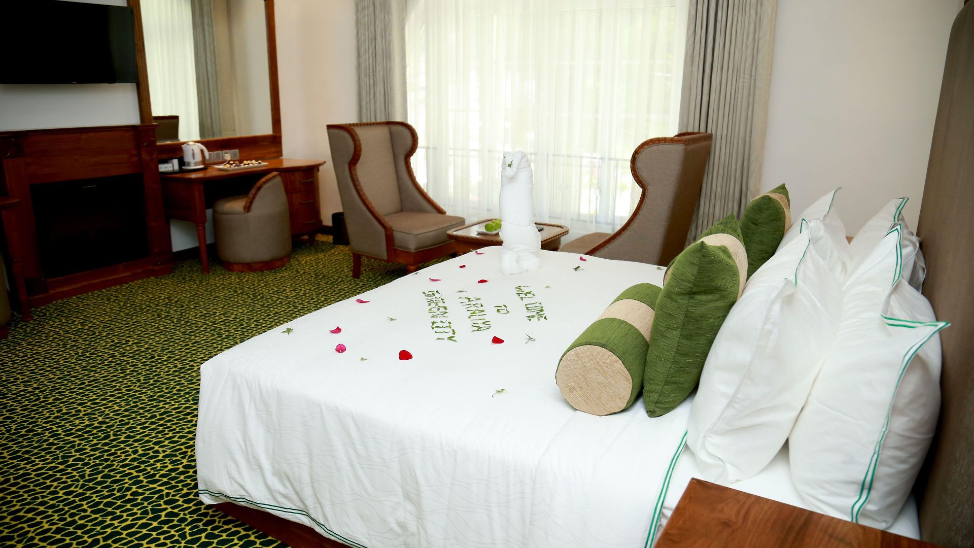 Hotel Araliya - Your Gateway To Everything In 5*