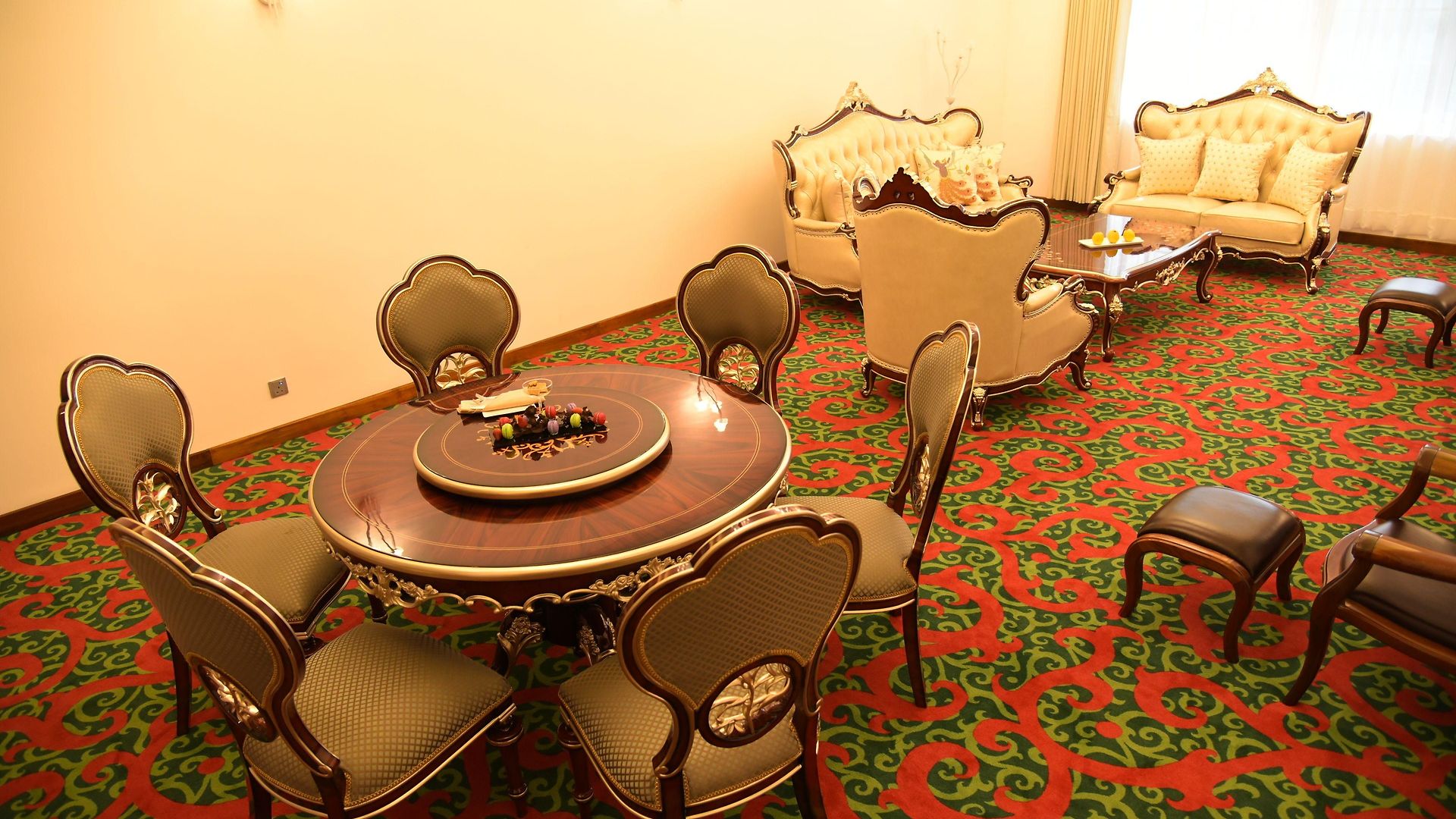 Hotel Araliya - Your Gateway To Everything In