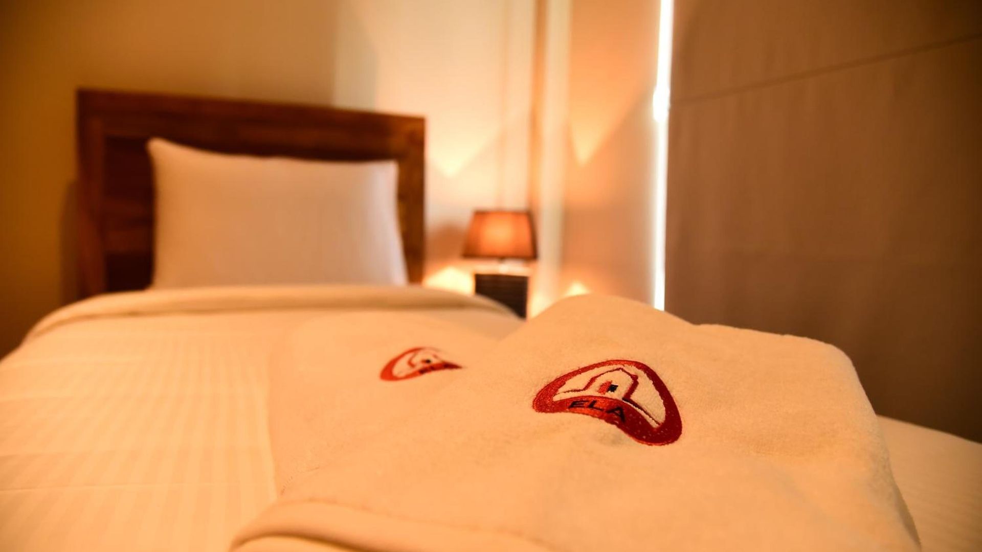 Emirates Luxury Apartment *