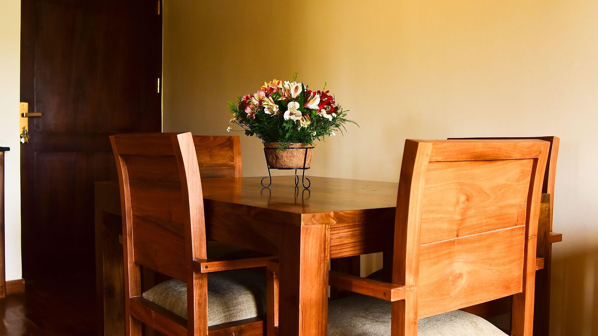 Emirates Luxury Nuwara Eliya