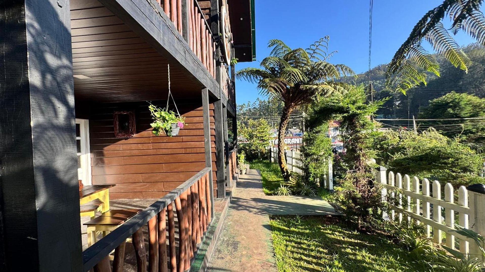 Hotel Crab And Nuwara Eliya