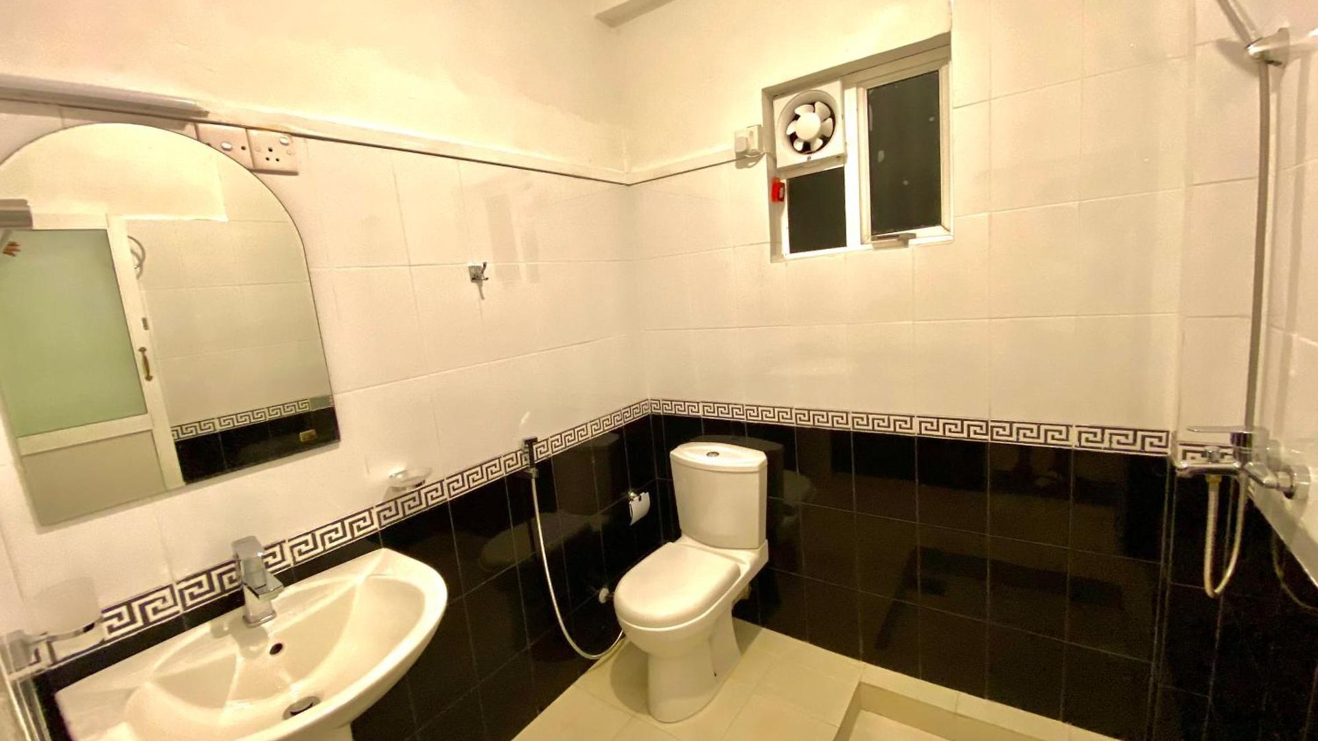 Jetco Front - Hotel Nuwara Eliya