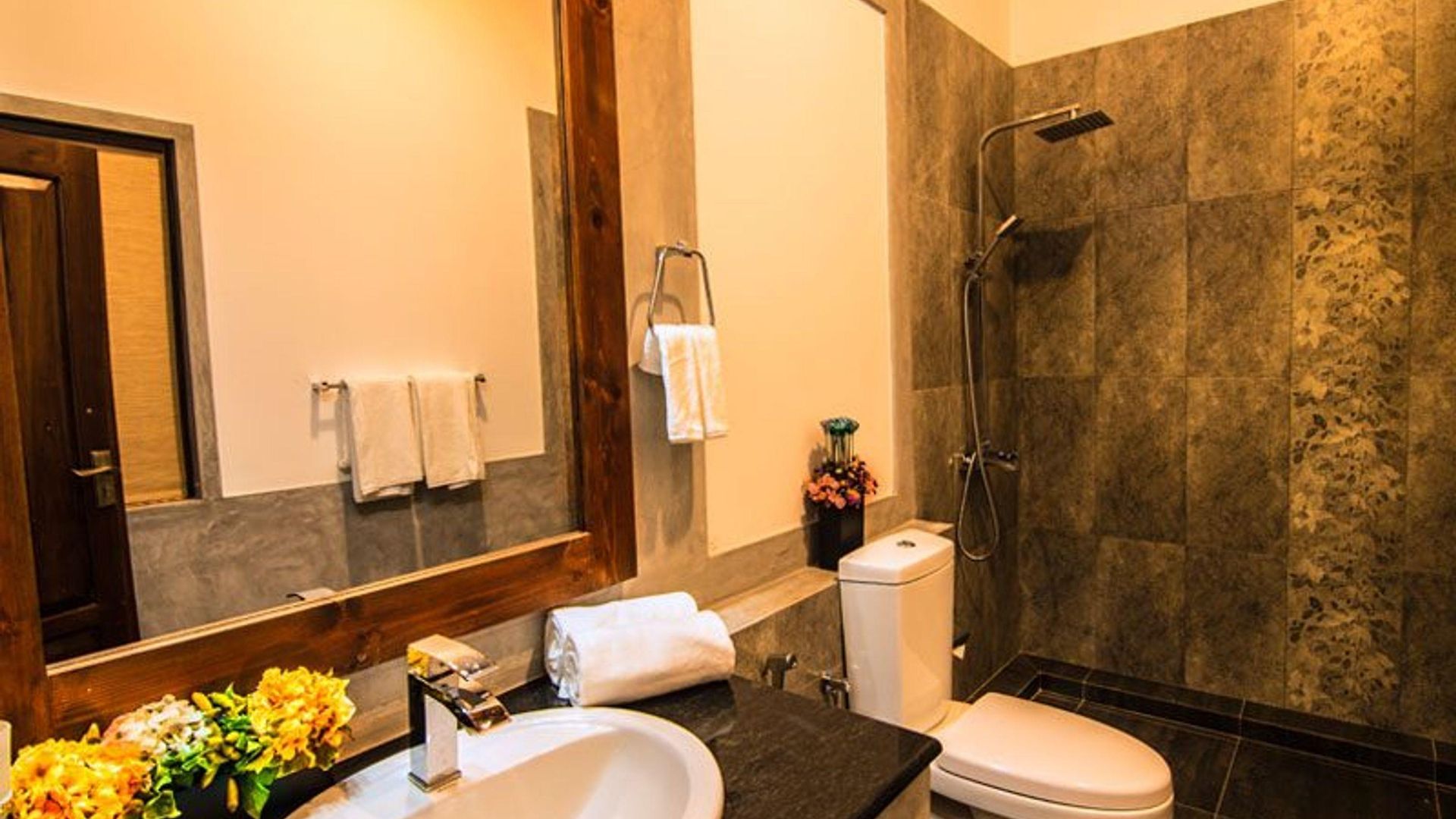 Hotel Seasons - Nuwara Eliya