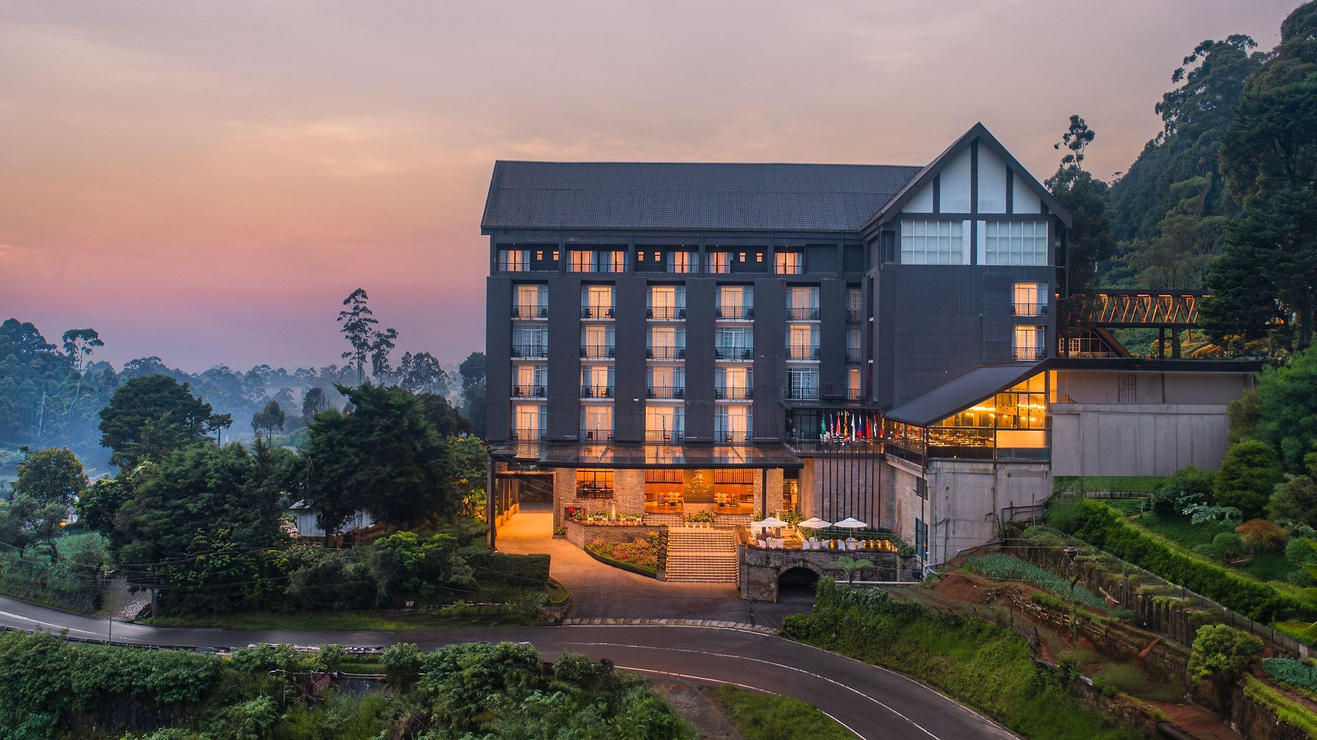 The Golden Ridge Hotel