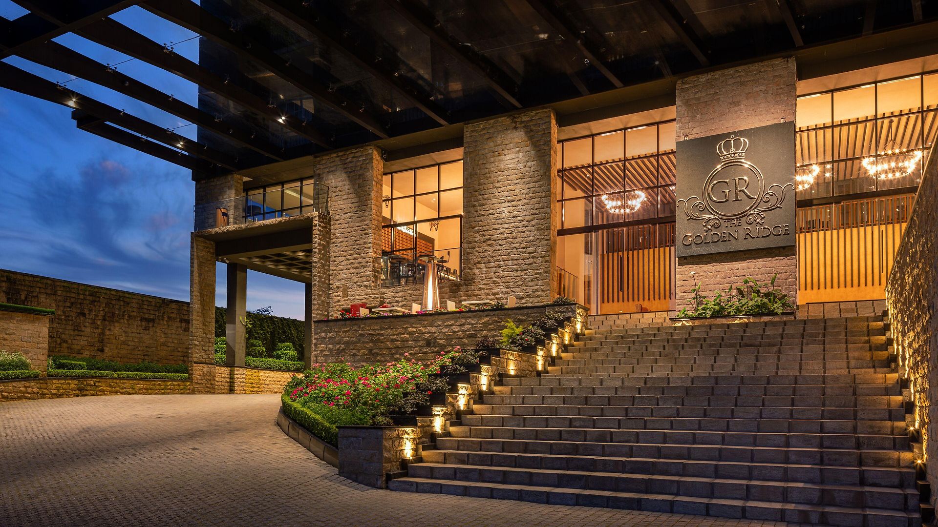 The Golden Ridge Hotel 5*