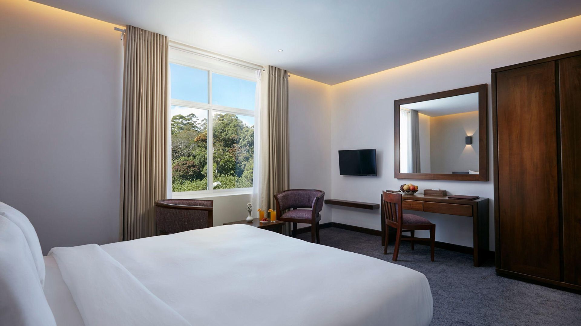 Galway Heights Hotel 4*