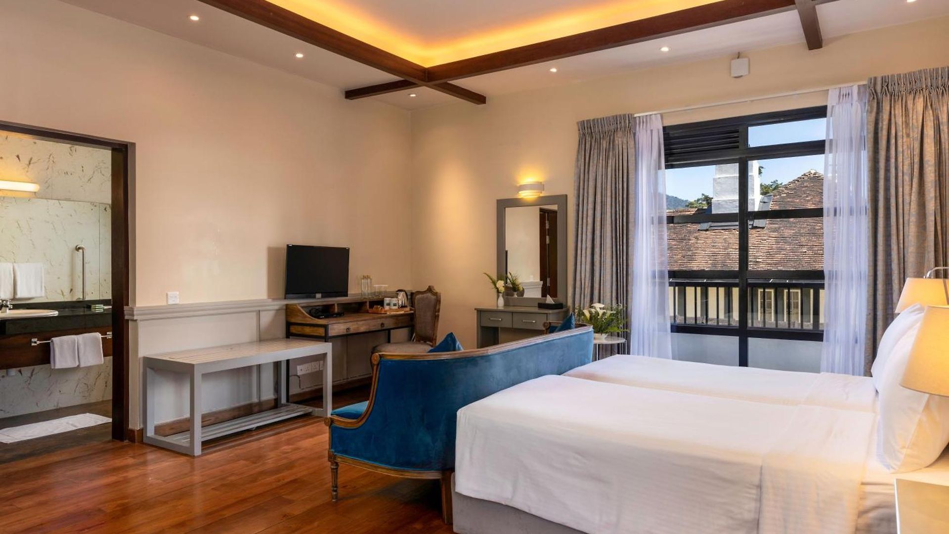 The Hill Club -