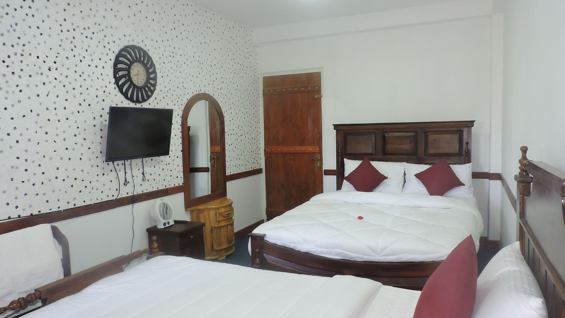 Hotel White Tower *