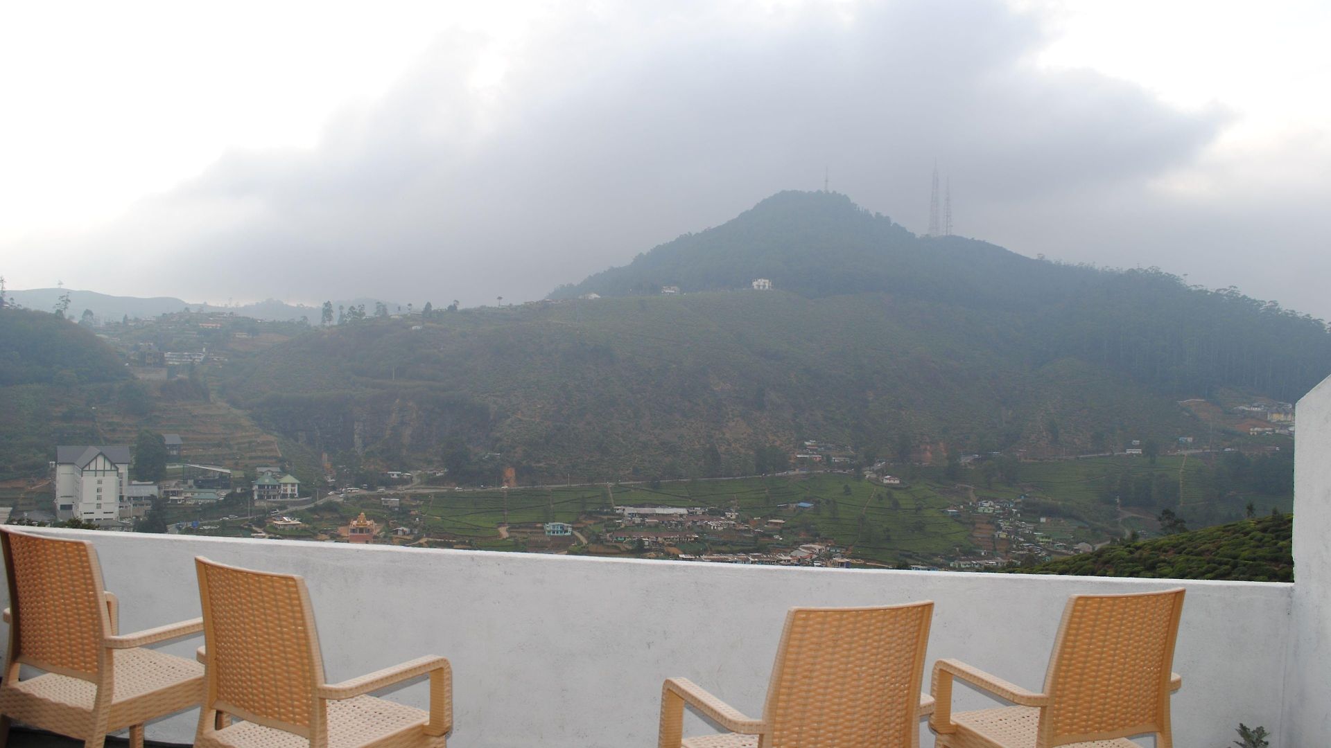 The Mount View By Liyozi Leasiure * Nuwara Eliya