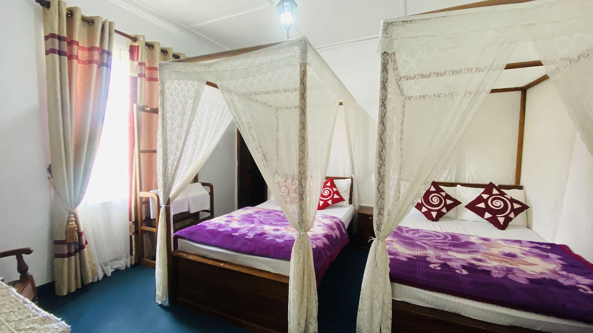 Zion White House 3*