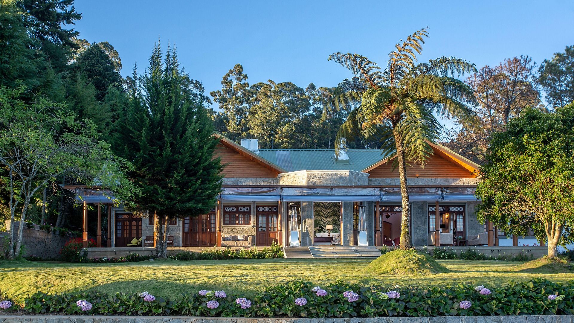 W15 Gregory Resort 5*