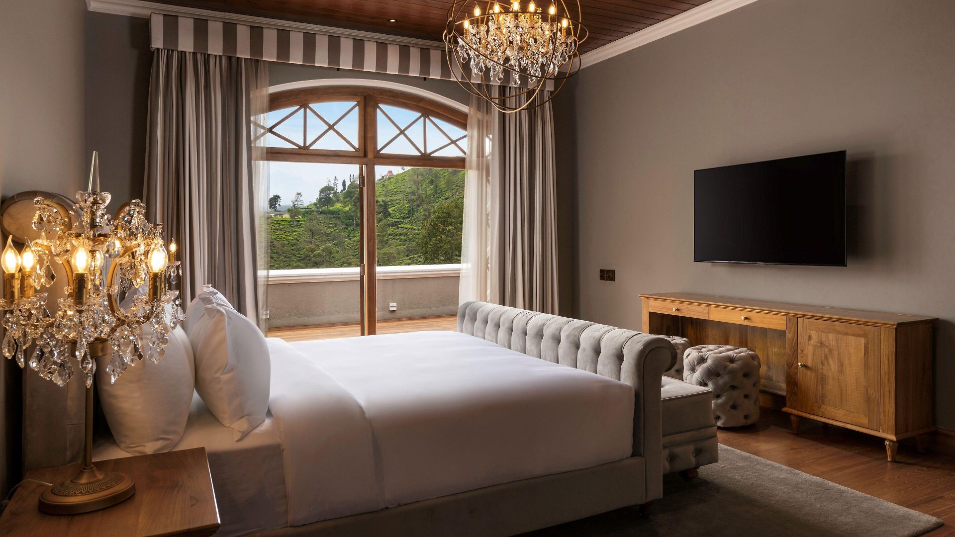 The Bellwood Manor Hotel