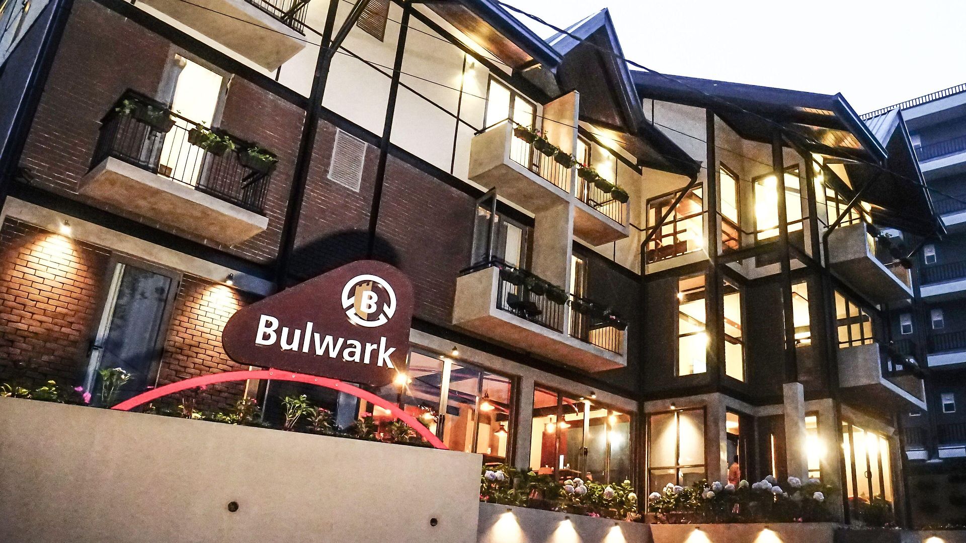 Hotel Bulwark *