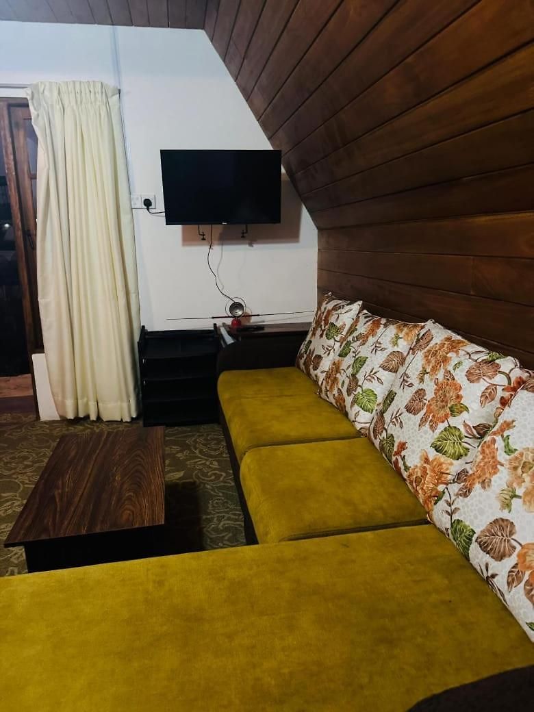 Aryans Hotel