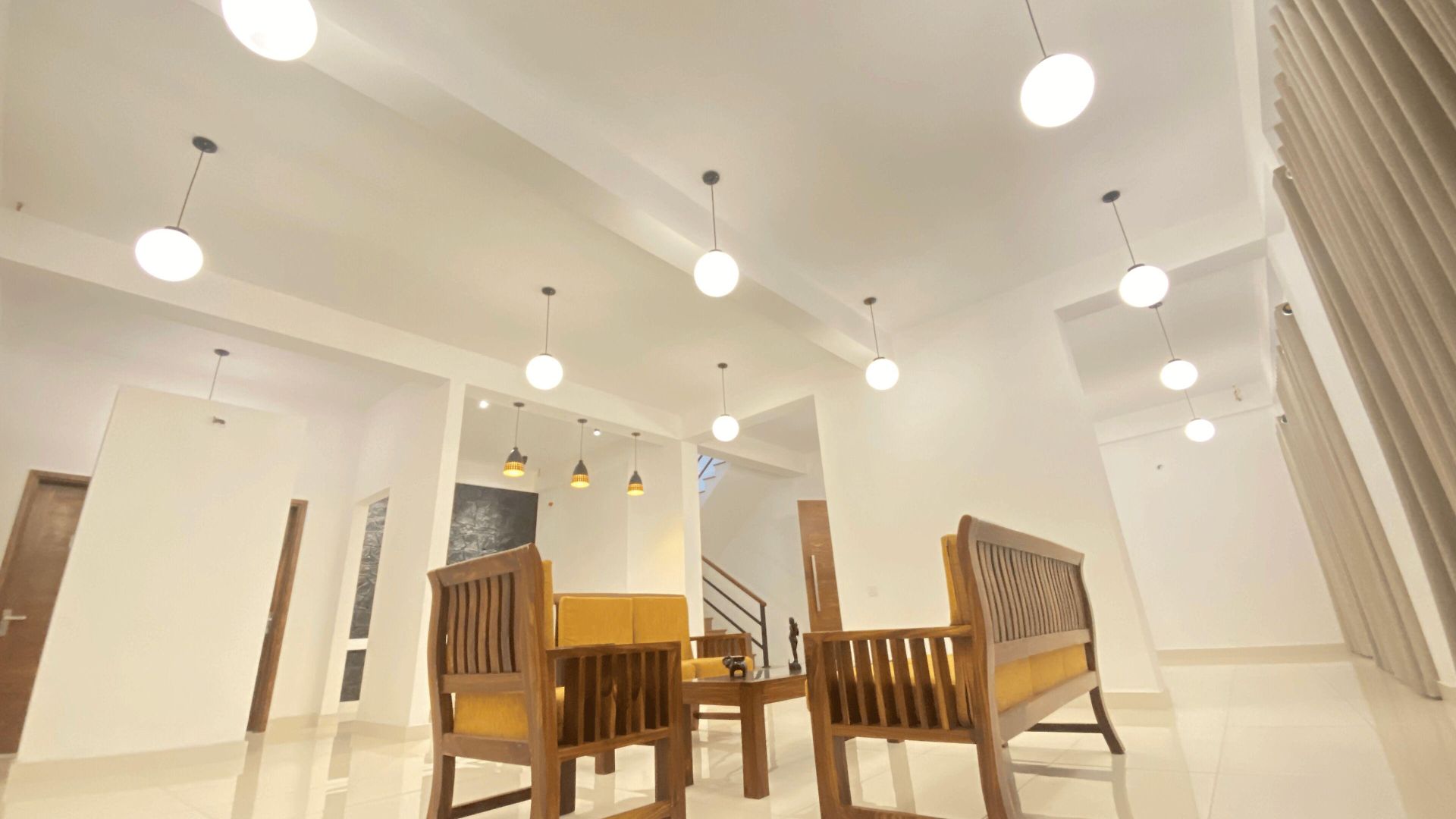 Hotel Queens Mount Glen Heights 2*