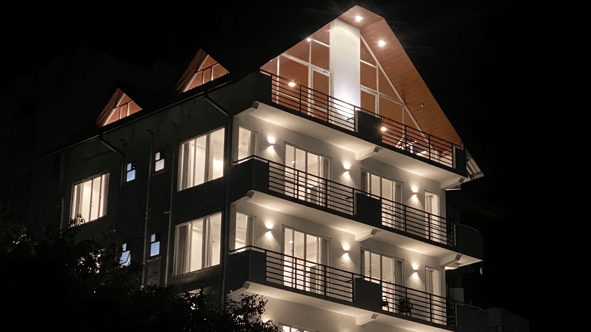 Queens Mount Glen Heights Hotel