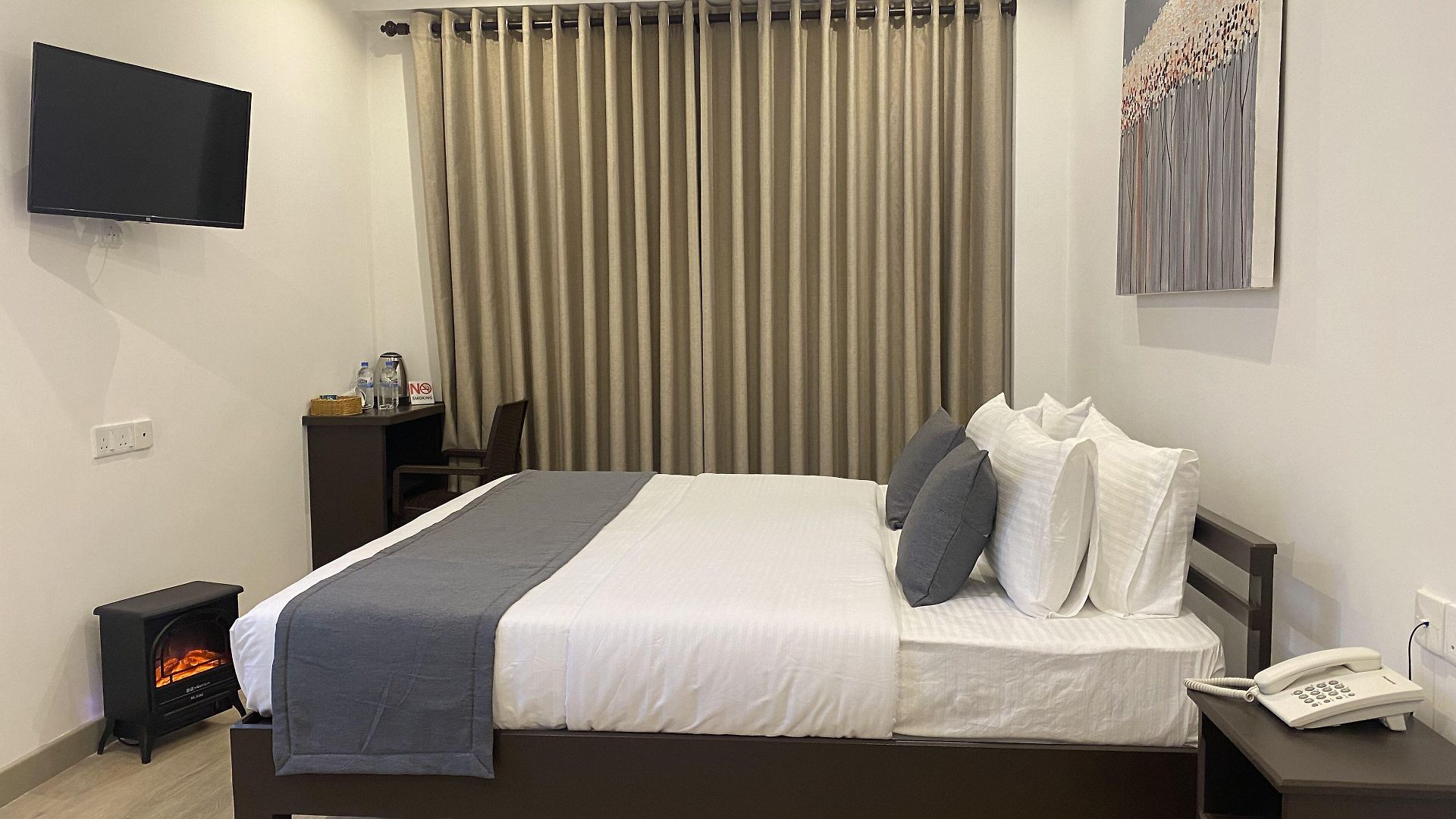 Hotel Queens Mount Glen Heights 2*