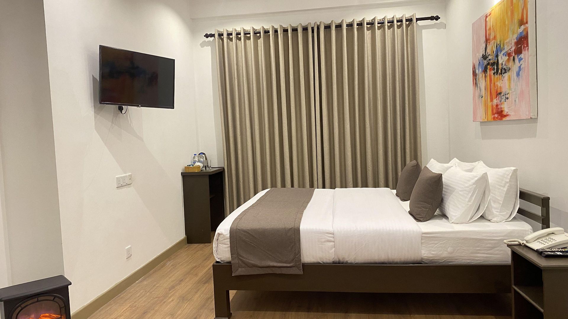 Hotel Queens Mount Glen Heights