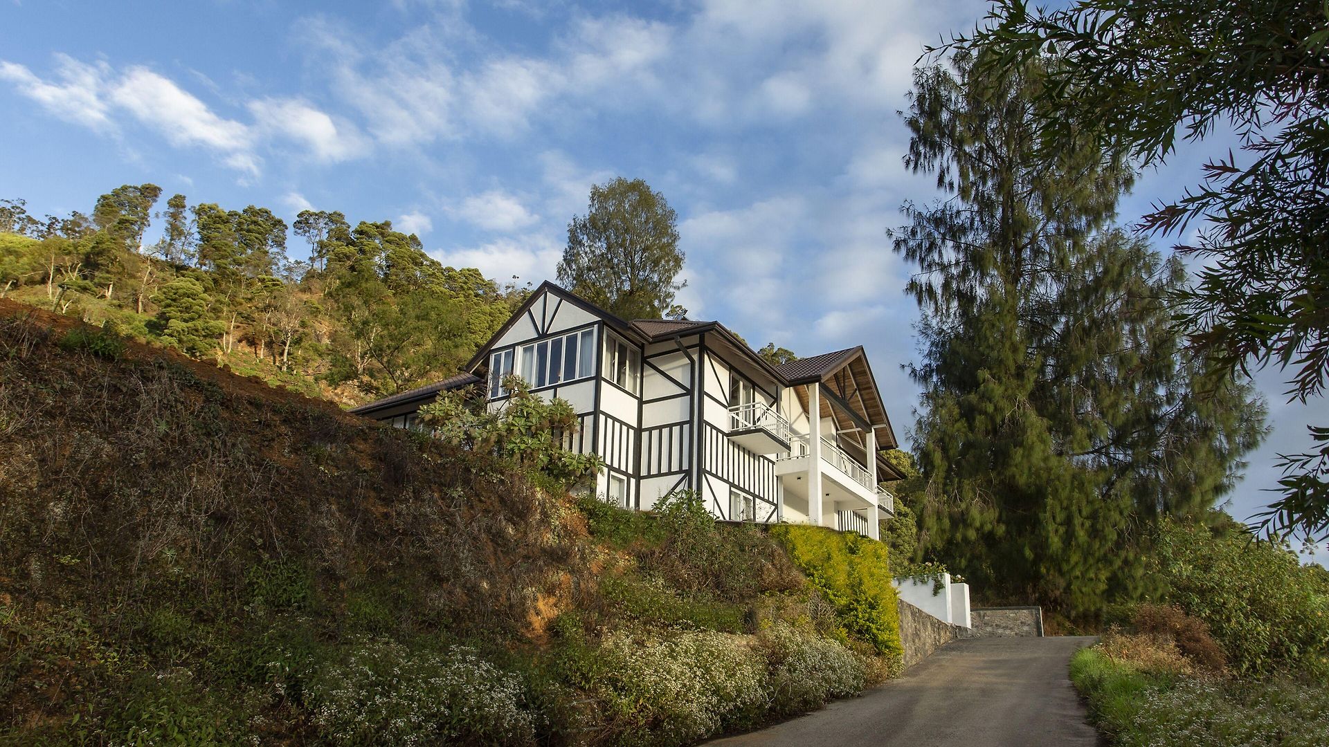 W15 Glenfall Hotel 4*
