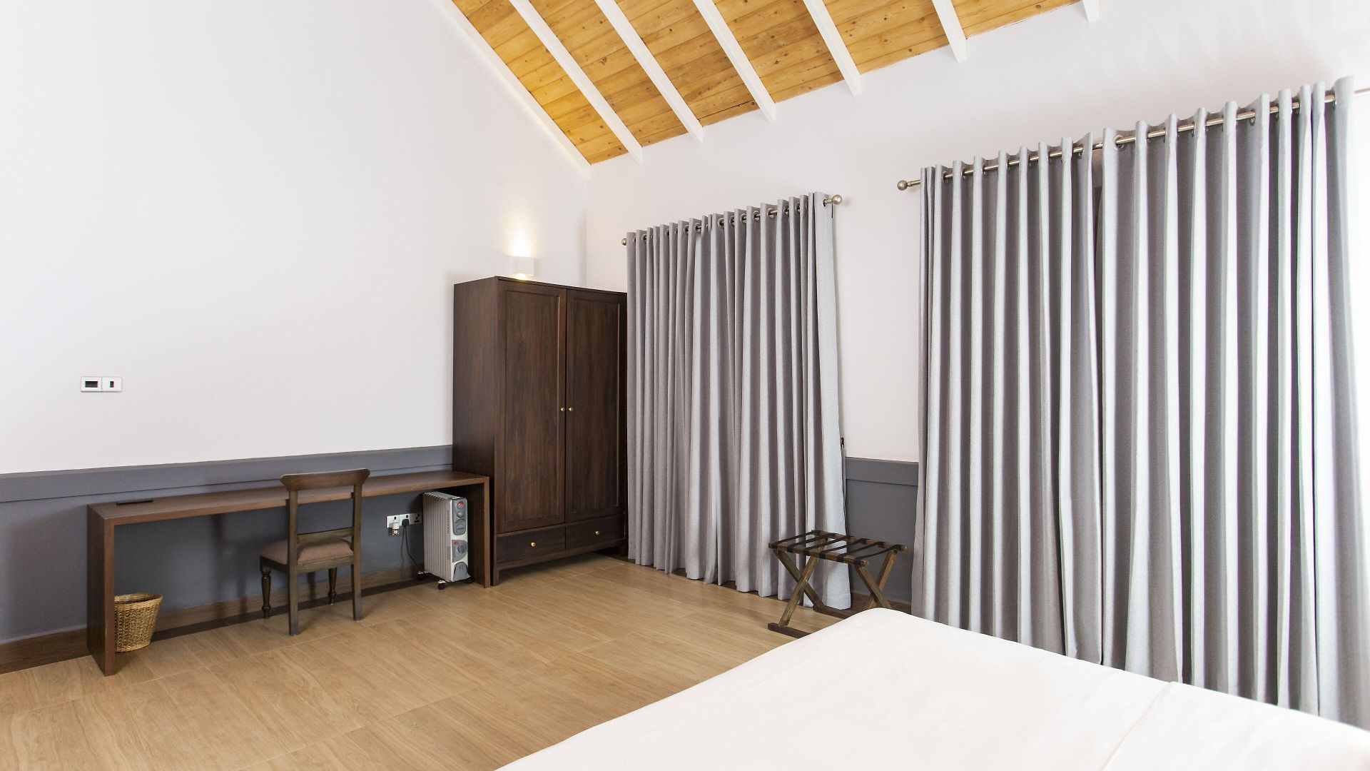 W15 Glenfall Hotel 4*