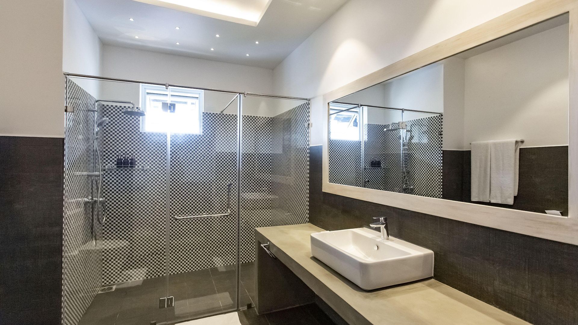 W15 Glenfall Hotel 4*