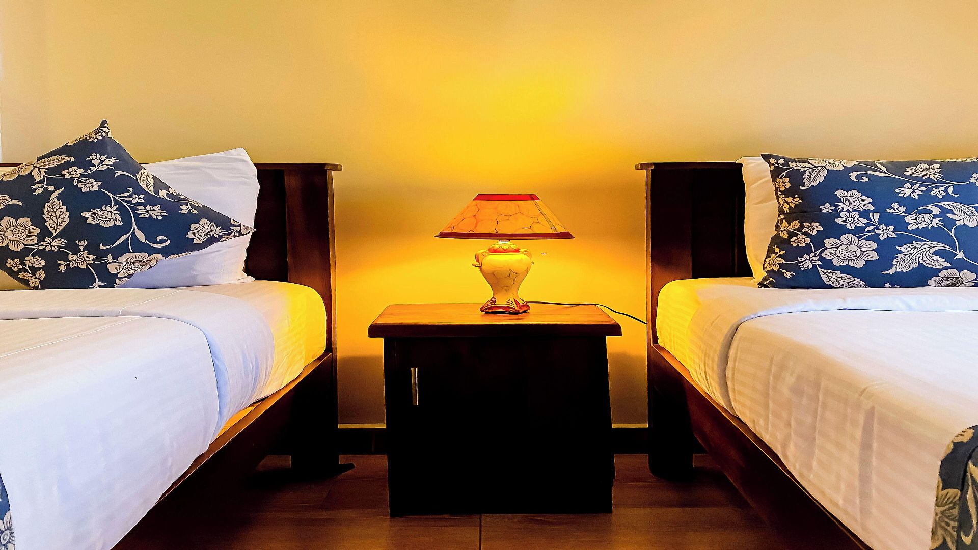 Summer Glow Guest -