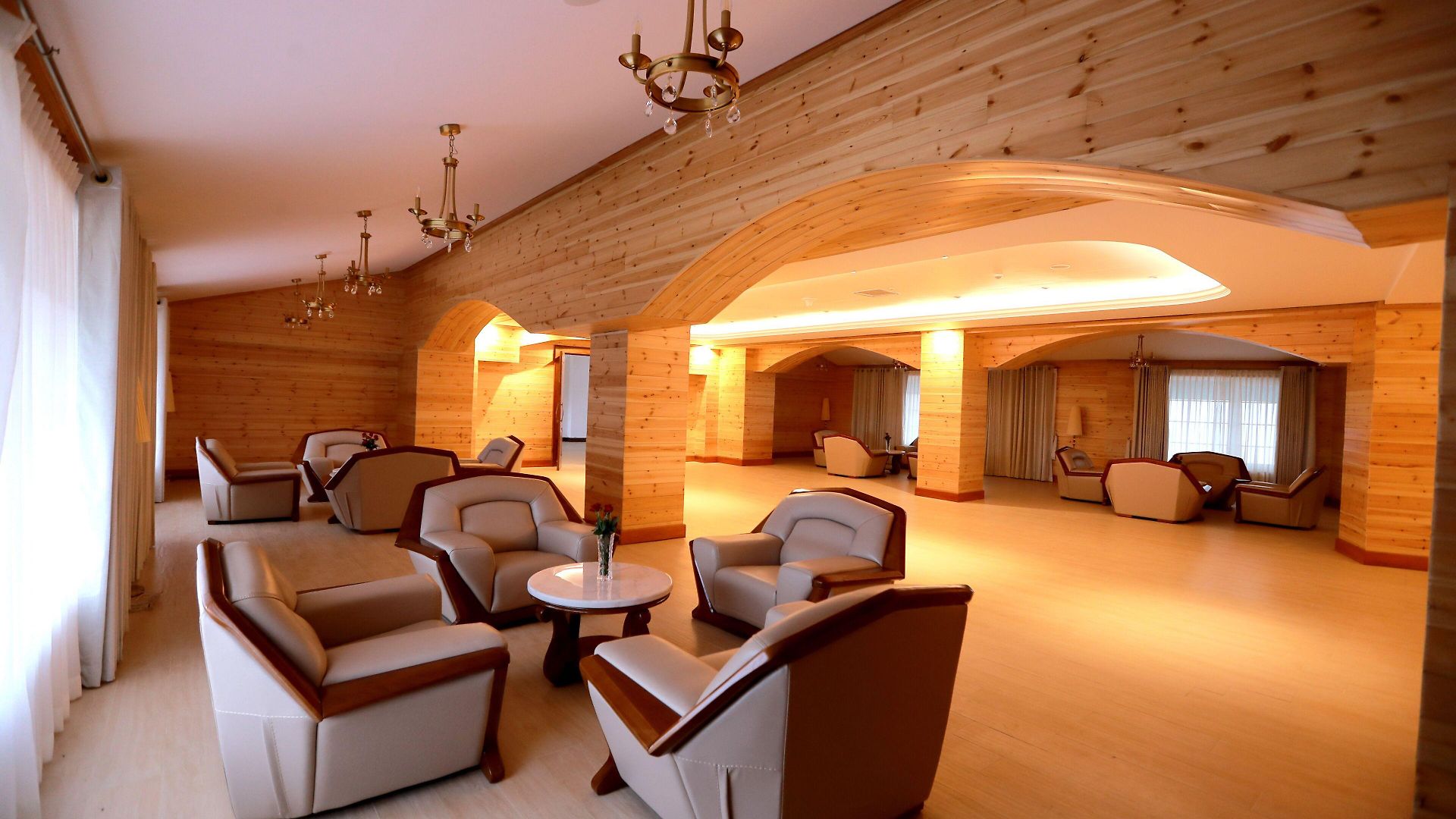 Araliya Red - Budget Friendly Hotel- Where Find Stunning 360 Panoramic View Of