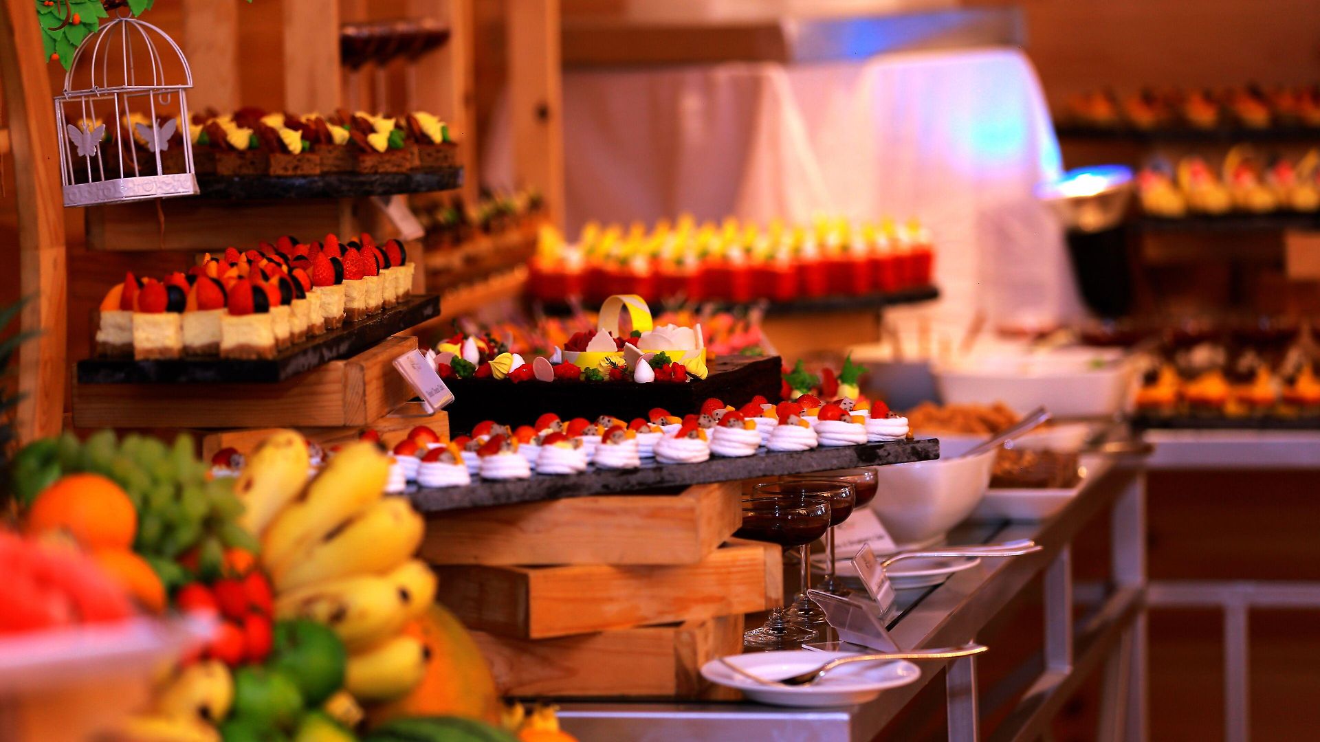 Araliya Red - Budget Friendly Hotel- Where Find Stunning 360 Panoramic View Of Hotel 4*