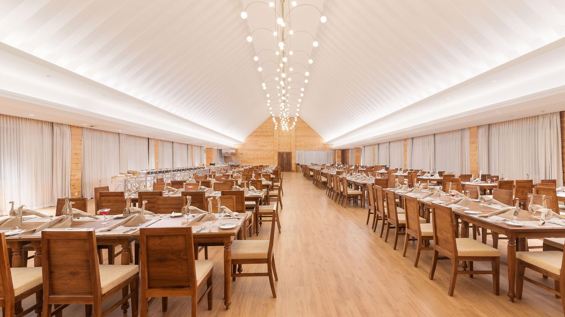 Araliya Red - Budget Friendly Hotel- Where Find Stunning 360 Panoramic View Of 4*