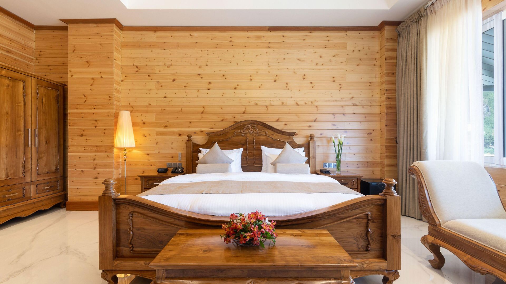 Araliya Red - Budget Friendly Hotel- Where Find Stunning 360 Panoramic View Of 4*
