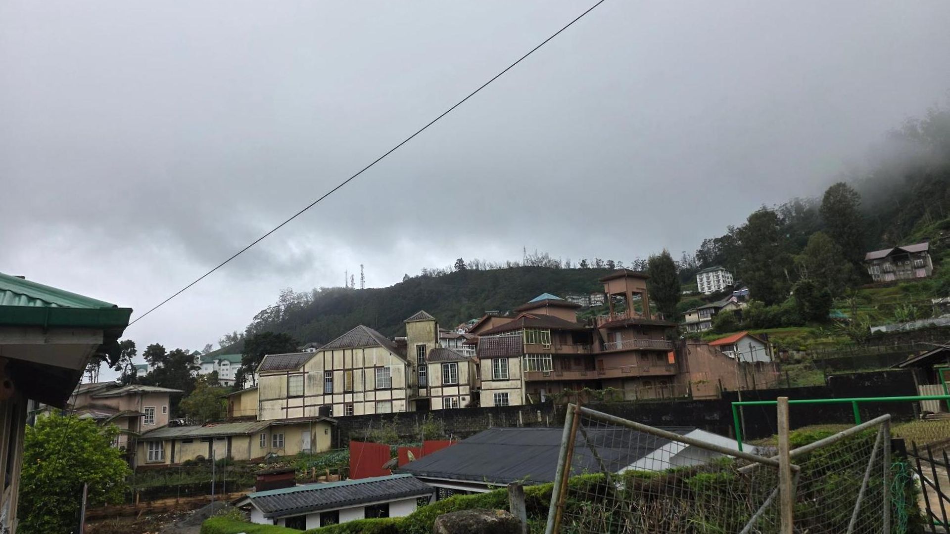 Le Grand Chateau Homestay Nuwara Eliya