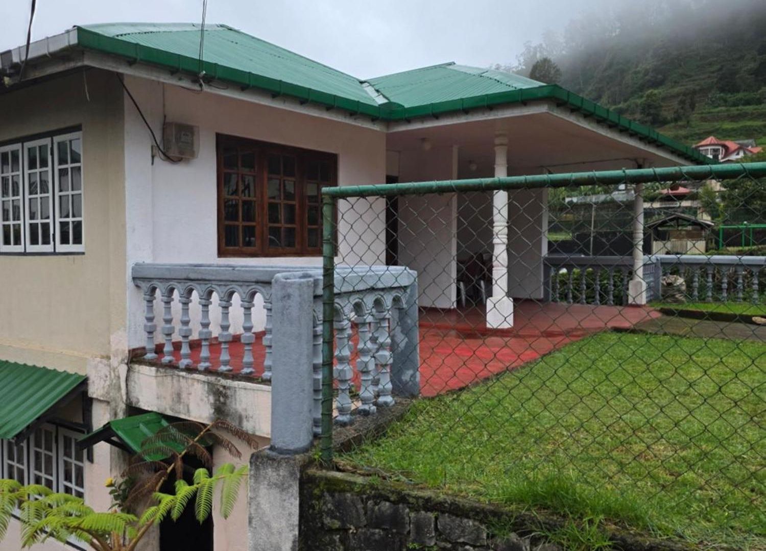 Le Grand Chateau Homestay *