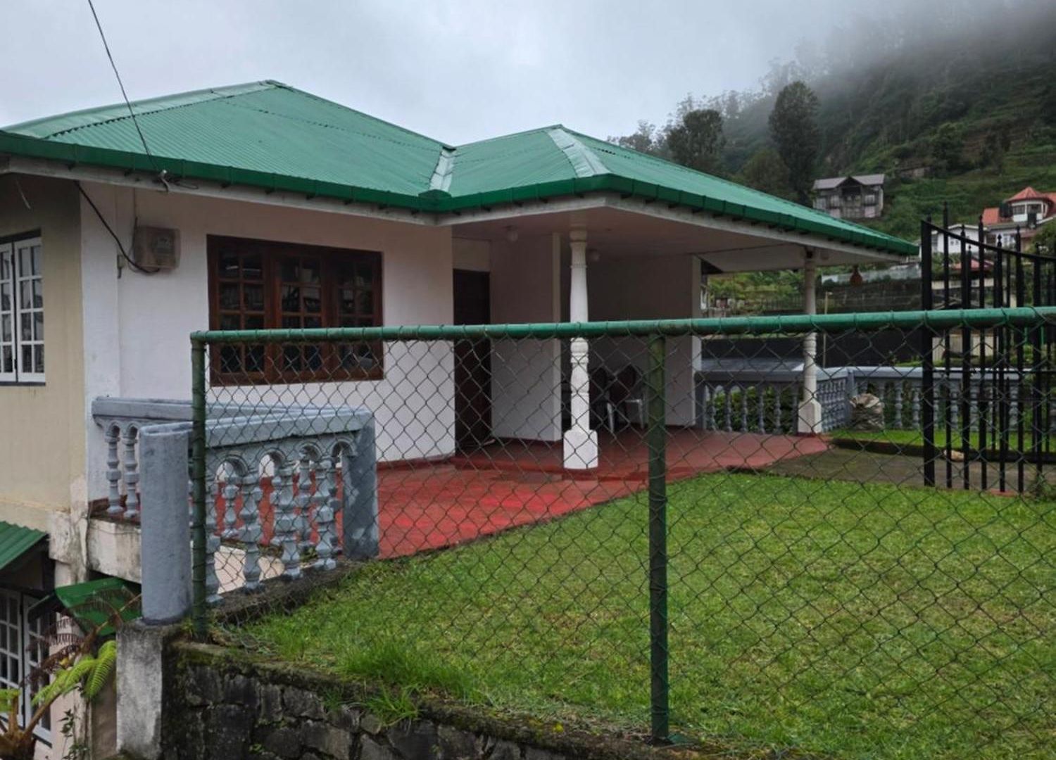 Homestay Le Grand Chateau *