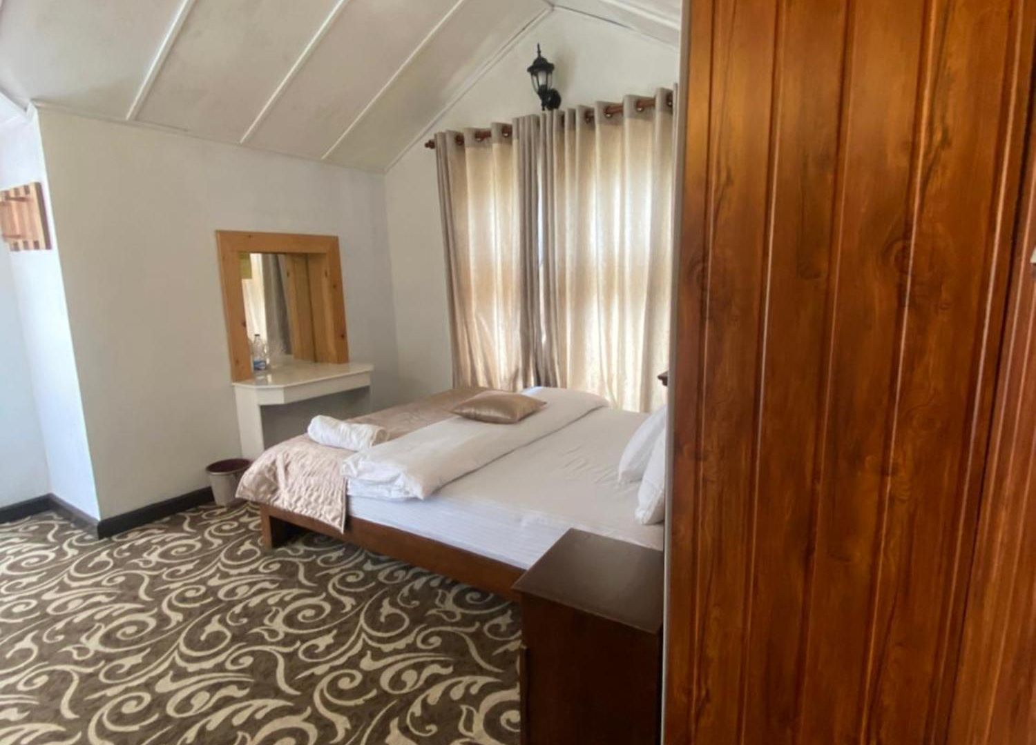 Peak View Hotel Nuwara Eliya
