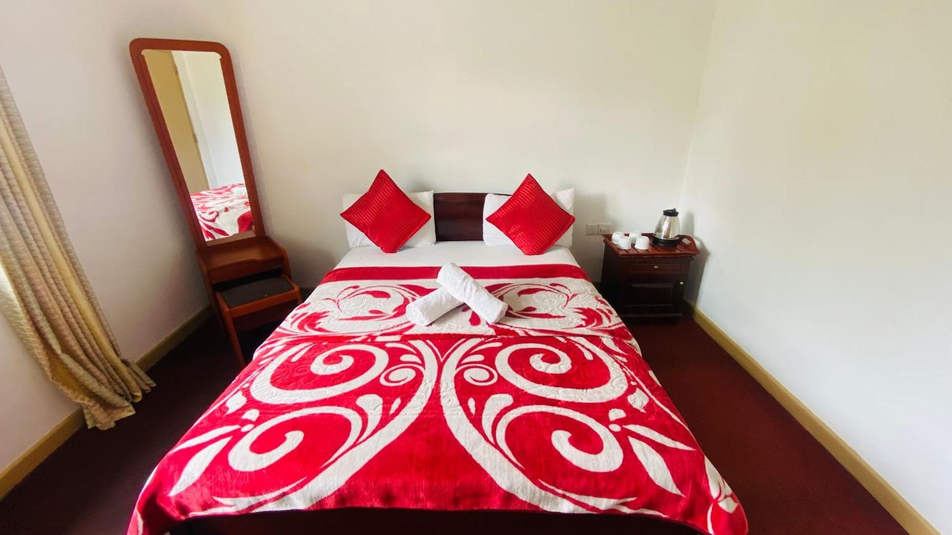 R R I Luxury Hotel
