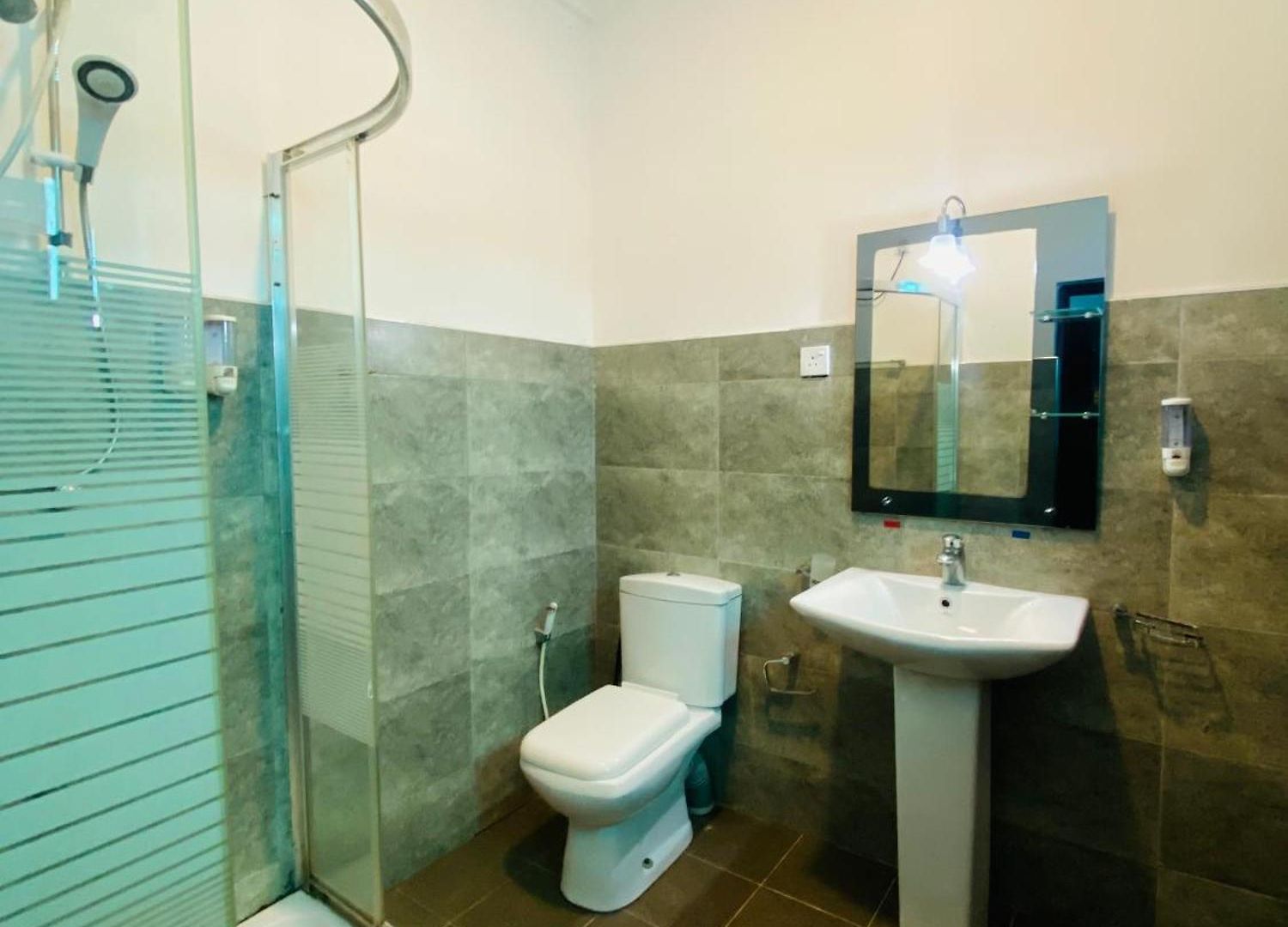 R R I Luxury Hotel