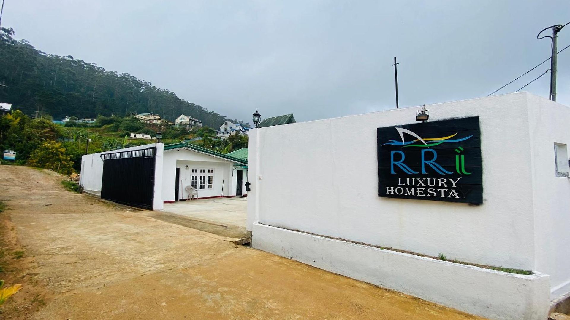 Hotel R R I Luxury Nuwara Eliya