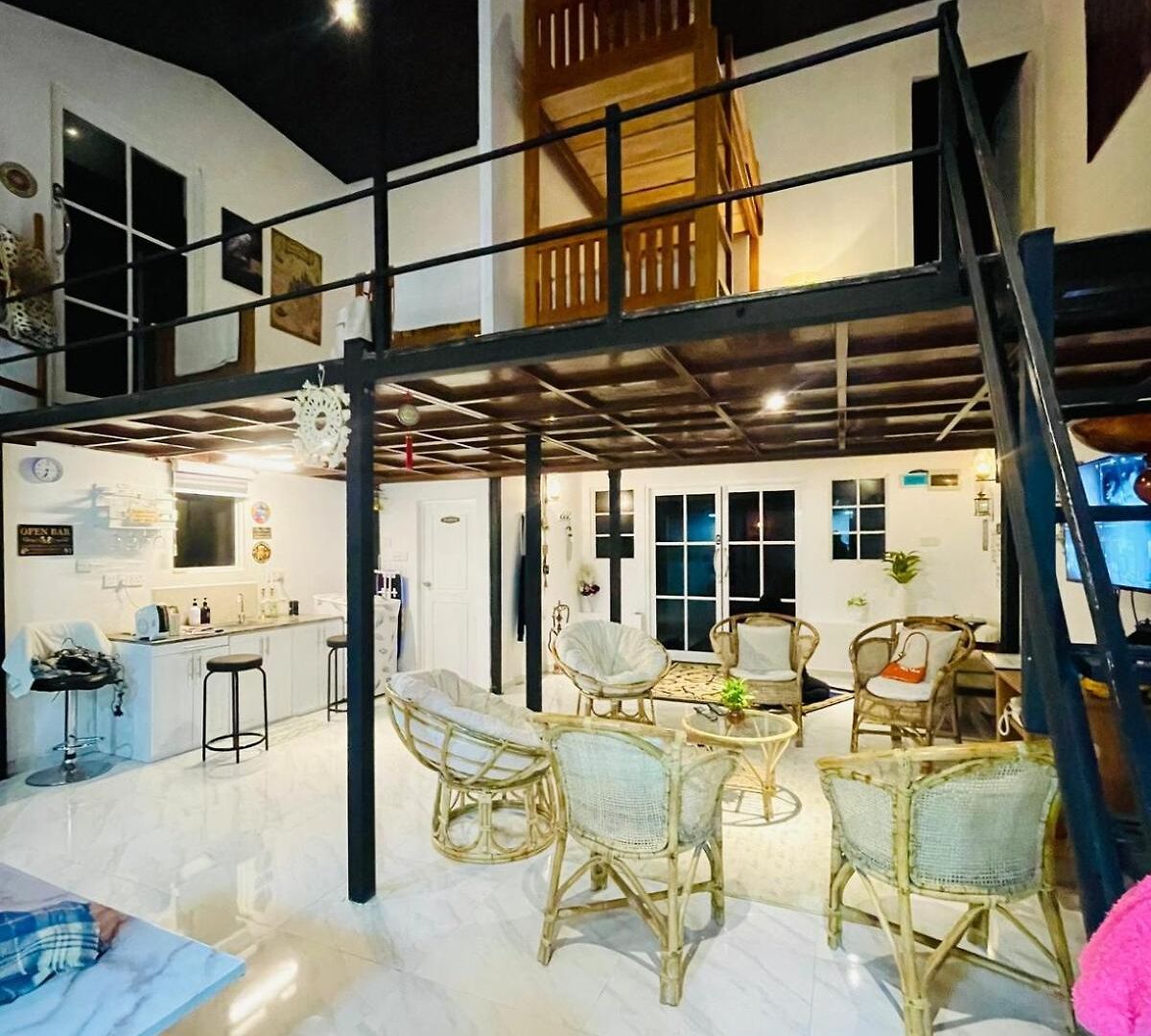 The Burrow - A Modern Loft-style Luxury Villa *