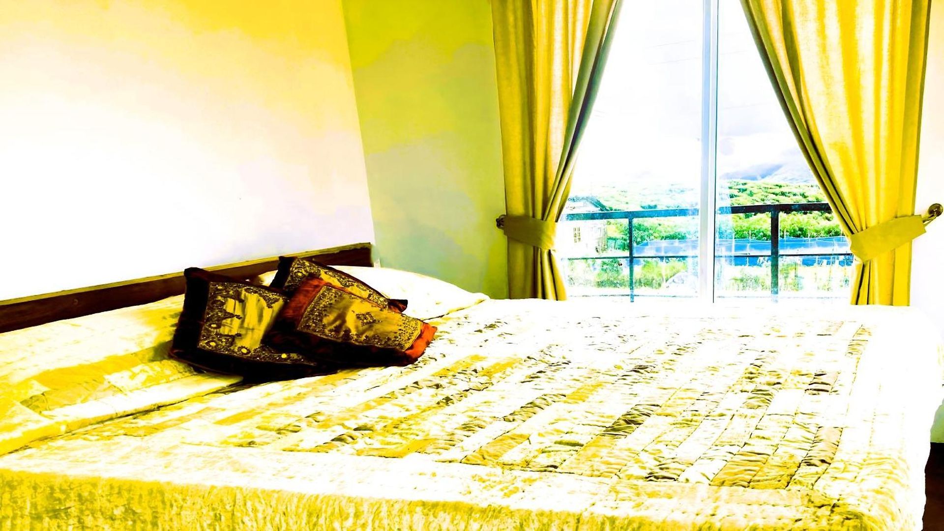 Lodge Lotus View *