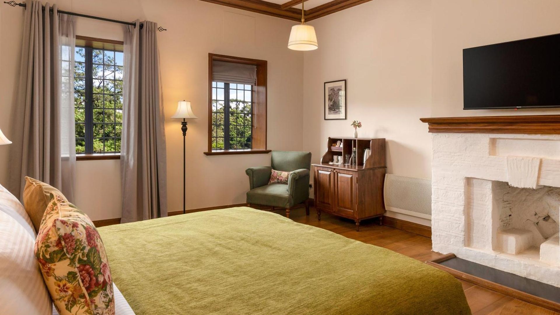 The Hill Club -